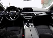 BMW Řada 5 Kombi 3,0 l 195 kw