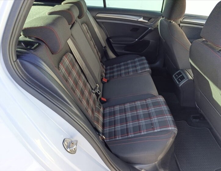 Volkswagen Golf Hatchback 2,0 l 180 kw