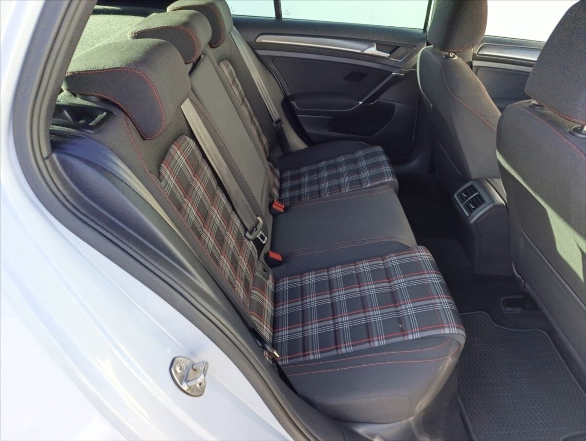 Volkswagen Golf Hatchback 2,0 l 180 kw