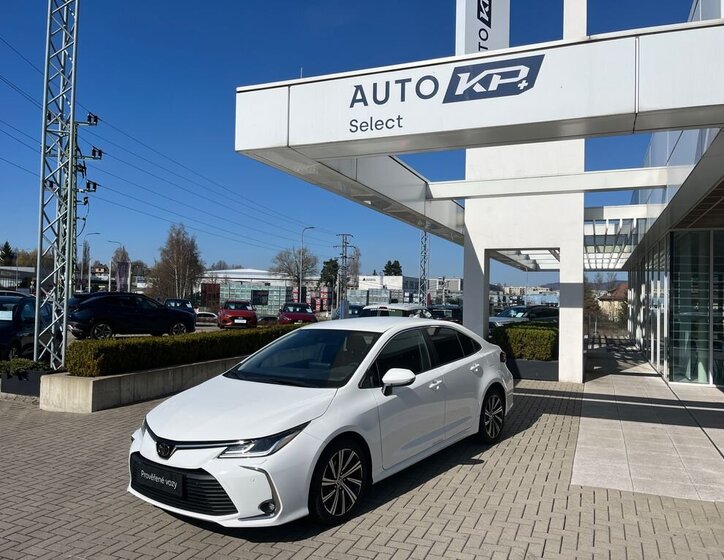 Toyota Corolla Sedan / Limuzína 1,5 l 92 kw