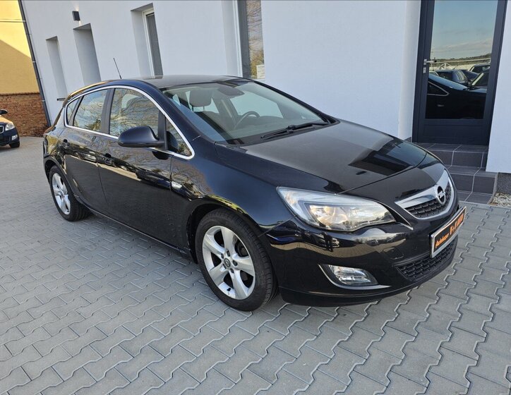 Opel Astra Hatchback 1,6 l 132 kw