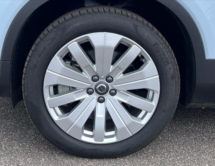 Volvo EX40 Kombi 0,0 175 kw
