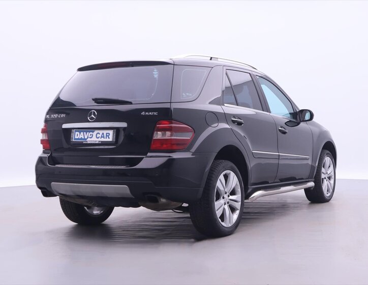 Mercedes-Benz Třídy M SUV / Terénní 3,2 l 165 kw