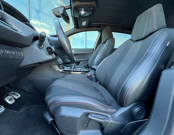 Peugeot 308 8