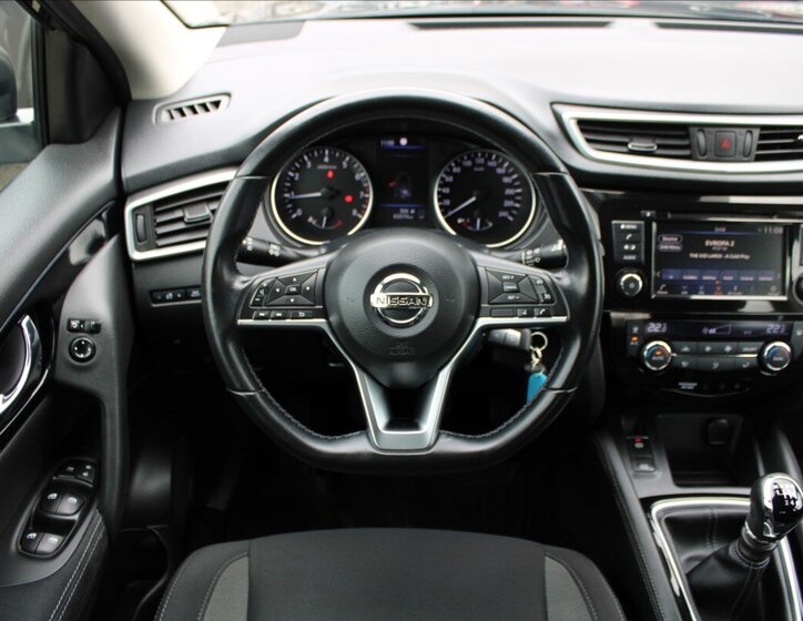 Nissan Qashqai SUV / Terénní 1,3 l 103 kw