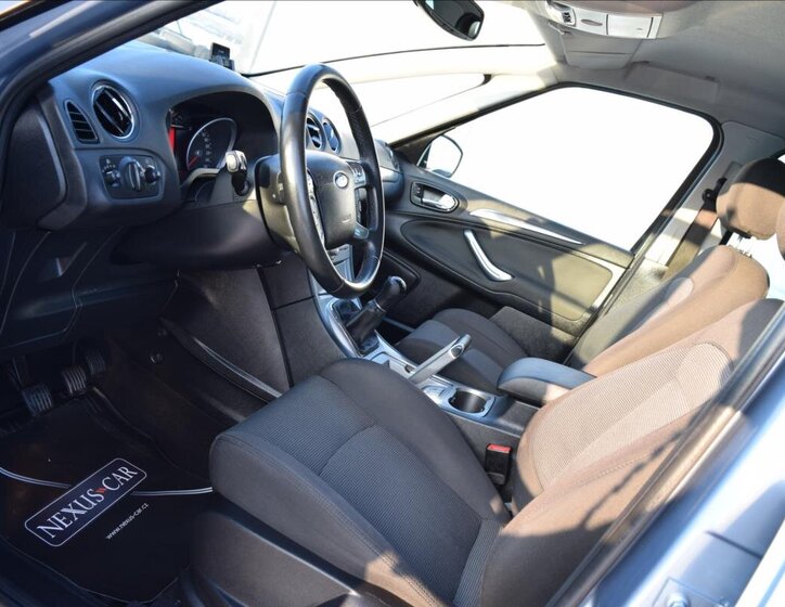 Ford S-MAX MPV 2,0 l 107 kw