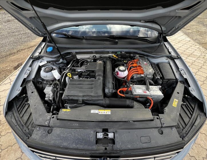 Volkswagen Passat Kombi 1,4 l 160 kw