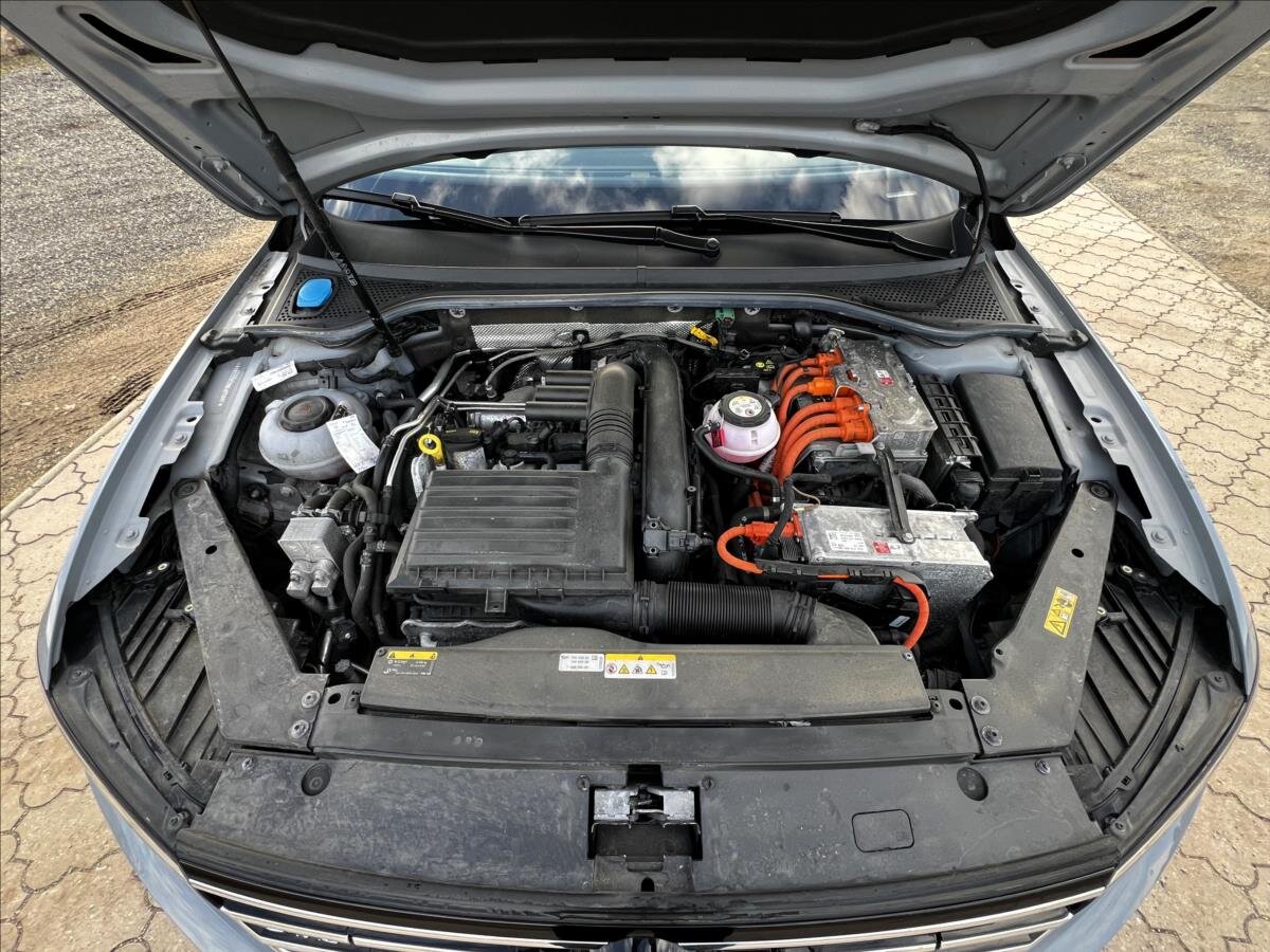 Volkswagen Passat Kombi 1,4 l 160 kw