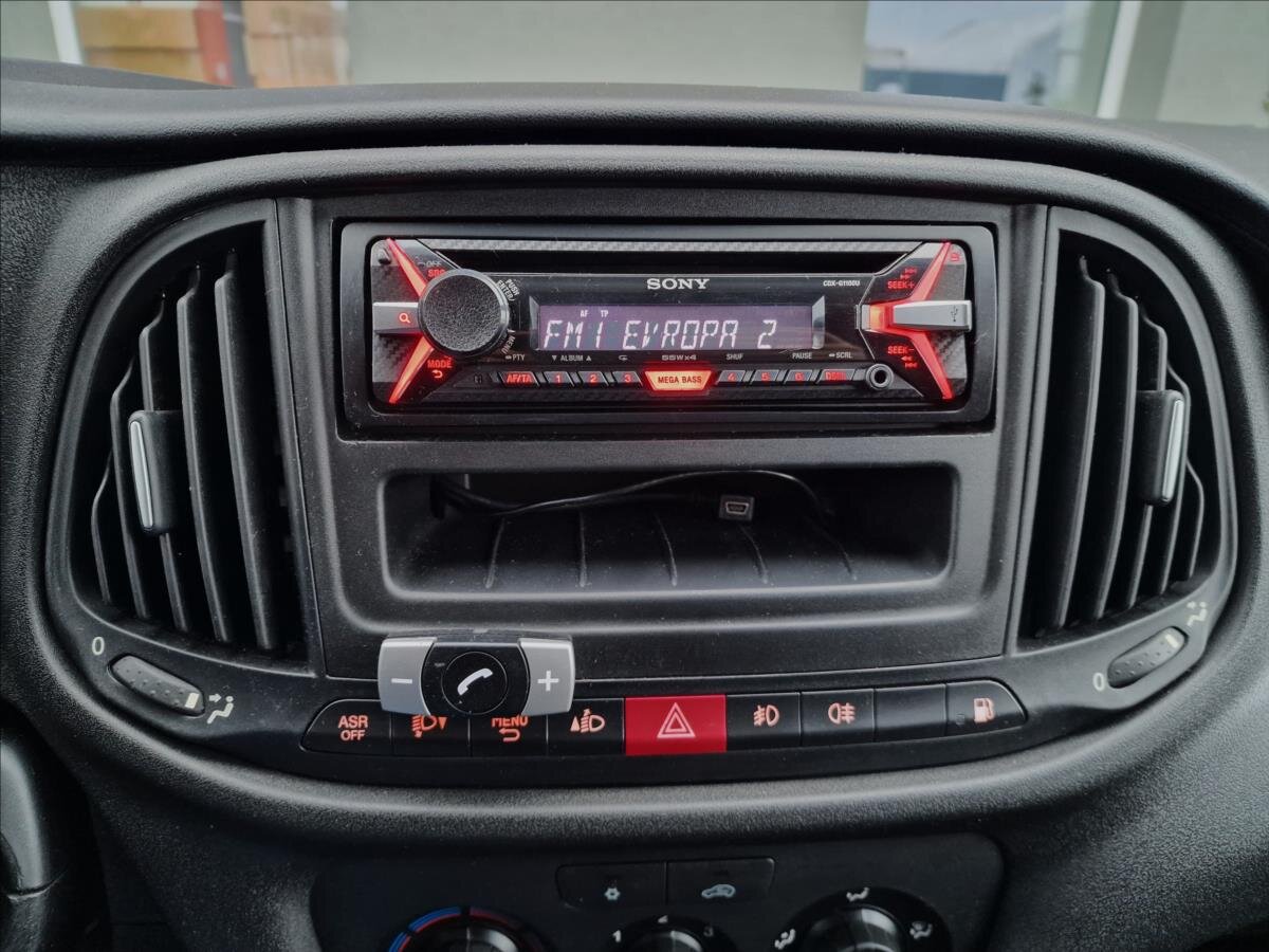 Fiat Dobló cargo Skříň 1,4 l 88 kw