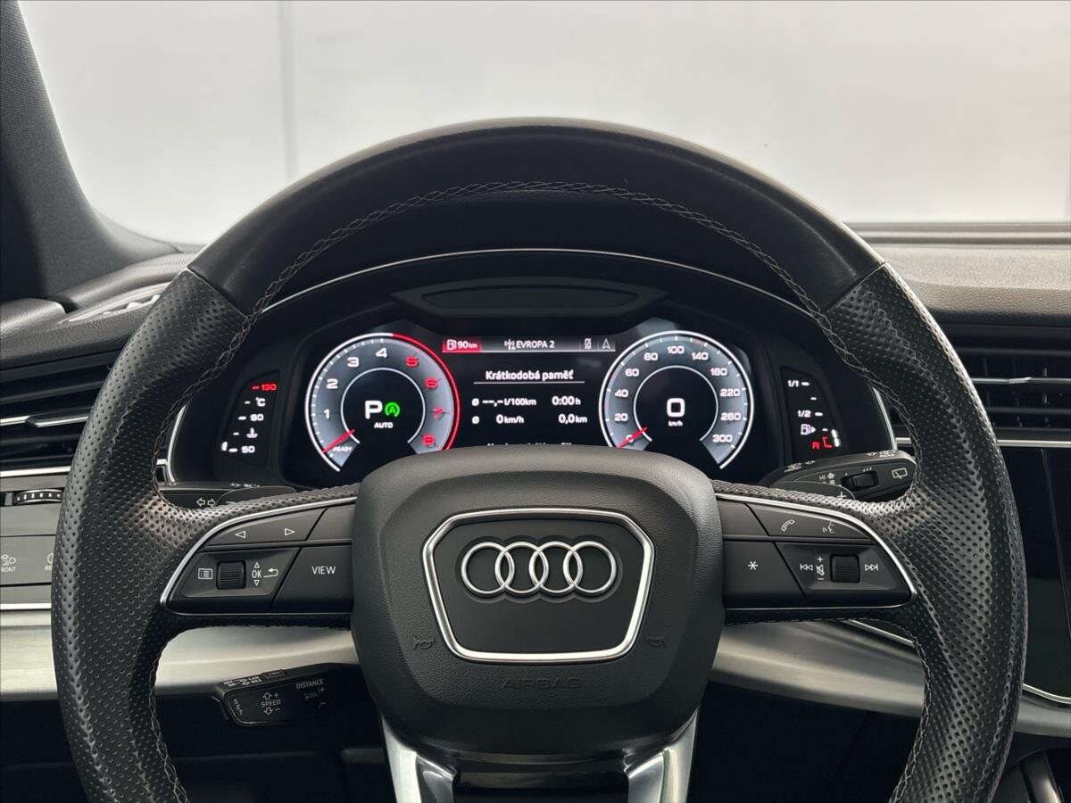 Audi Q8 SUV / Terénní 3,0 l 250 kw