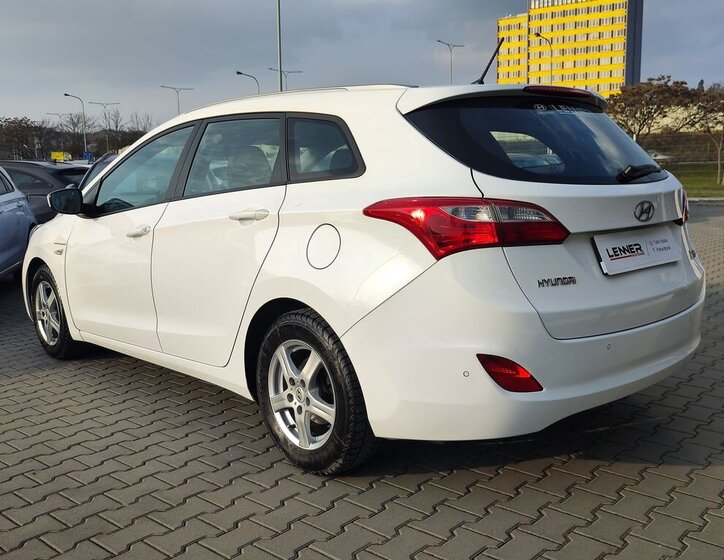 Hyundai i30 Kombi 1,6 l 81 kw