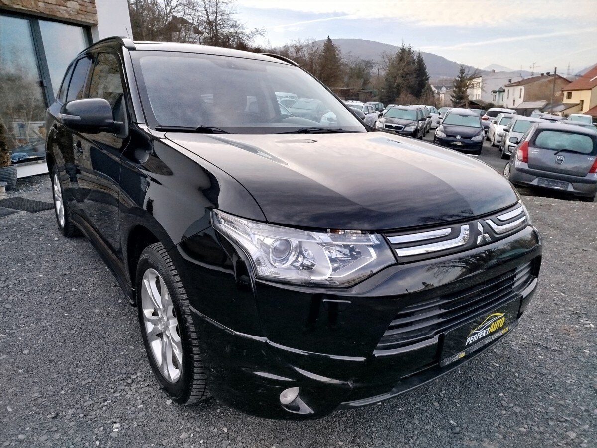 Mitsubishi Outlander SUV 2,3 l 110 kw