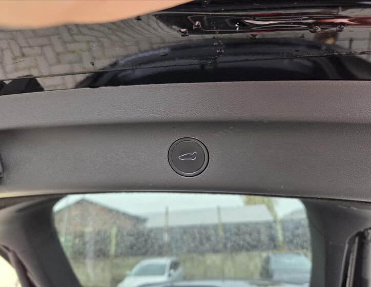 Tesla Model Y SUV / Terénní 0,0 393 kw