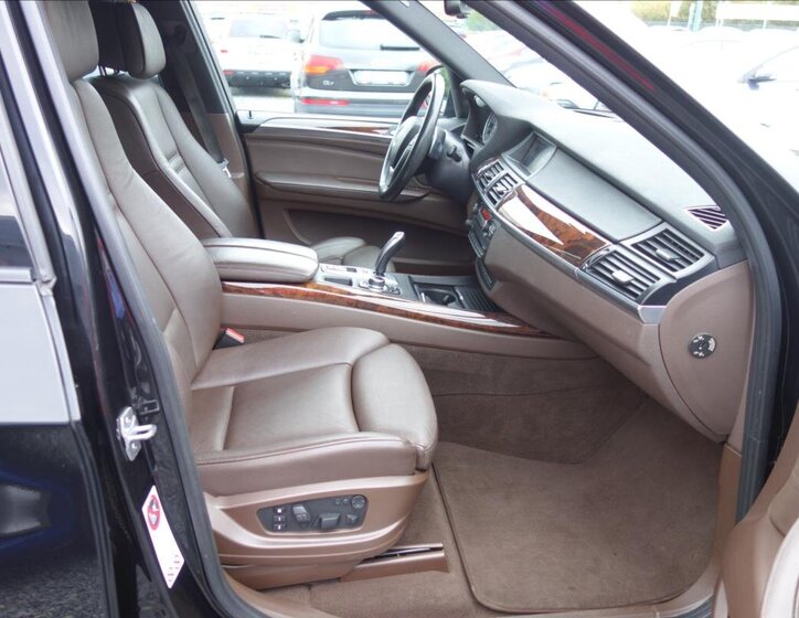 BMW X5 SUV 3,0 l 225 kw