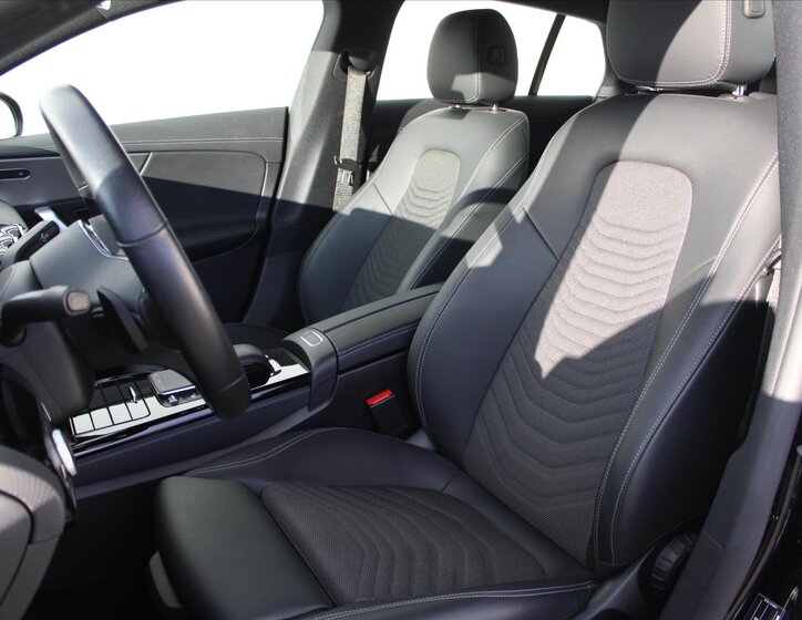 Mercedes-Benz CLA 10