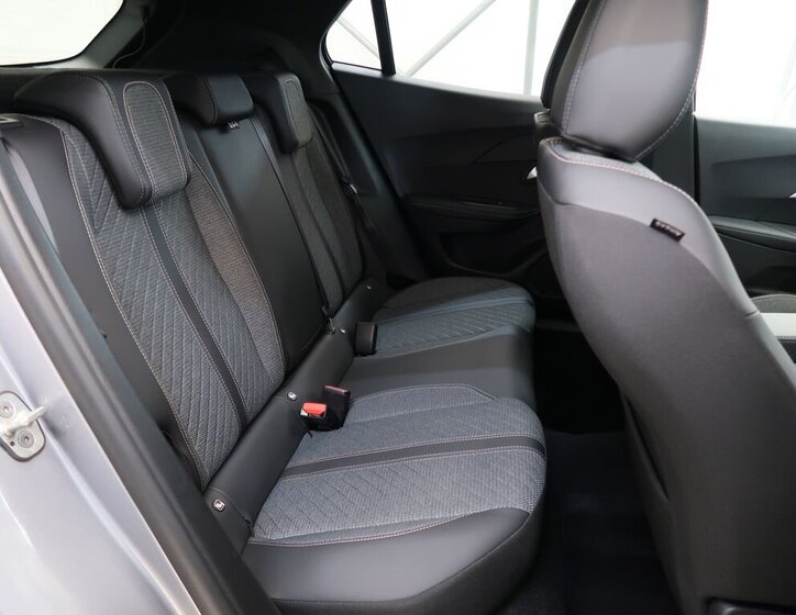 Peugeot 2008 SUV / Terénní 1,2 l 74 kw