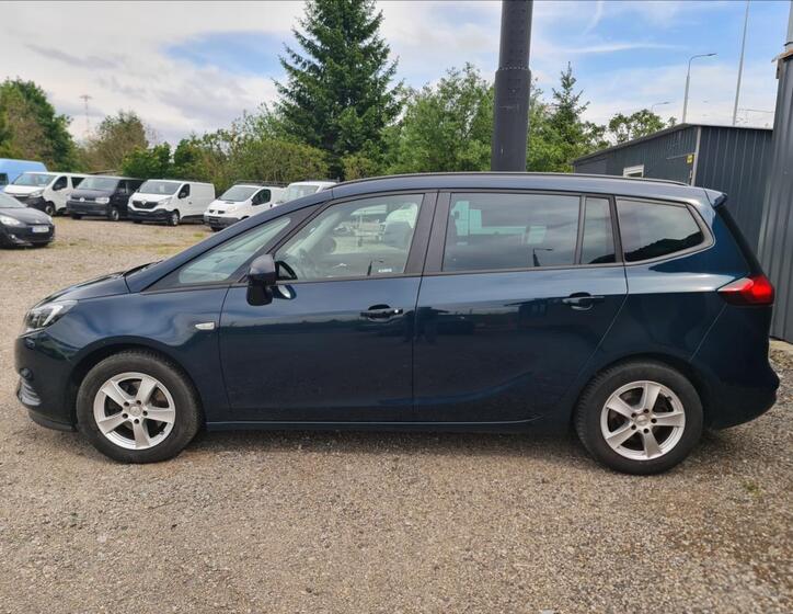 Opel Zafira 8
