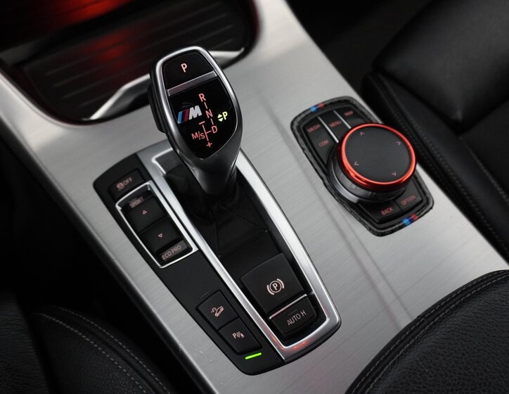 BMW X4 SUV / Terénní 3,0 l 230 kw