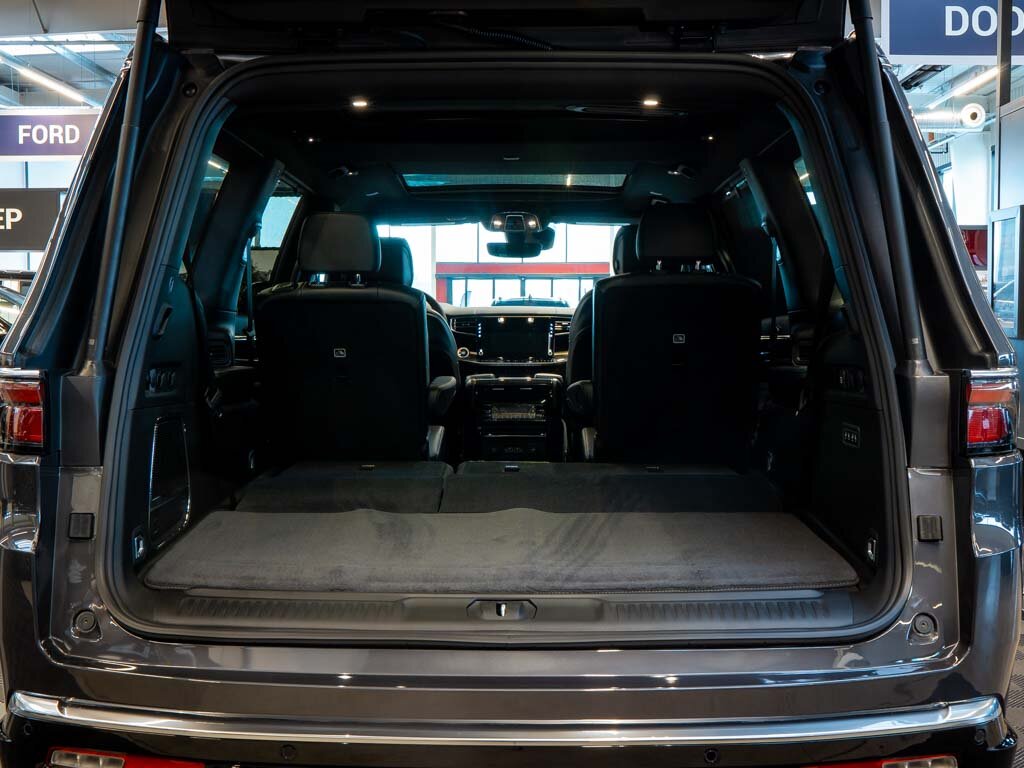Jeep Wagoneer SUV / Terénní 5,7 l 292 kw