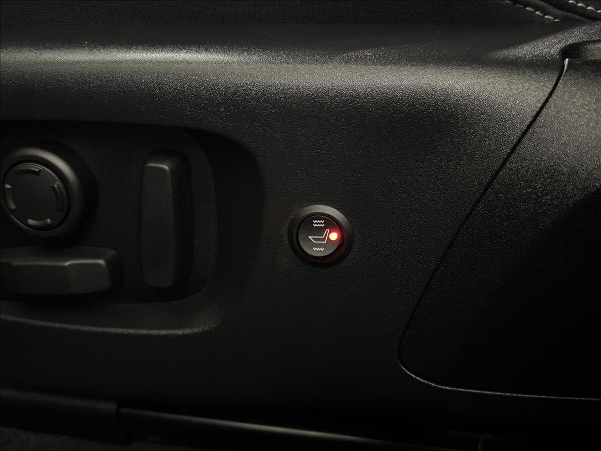 Land Rover Range Rover Velar SUV 2,0 l 150 kw