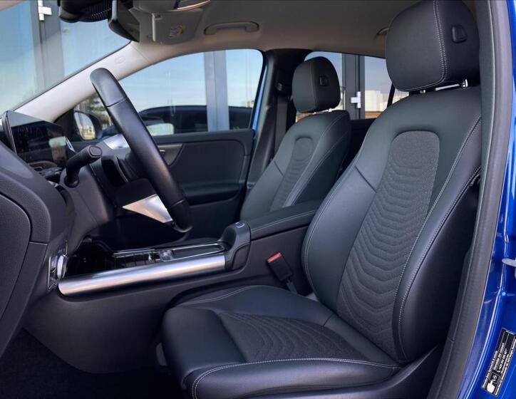 Mercedes-Benz GLA 10