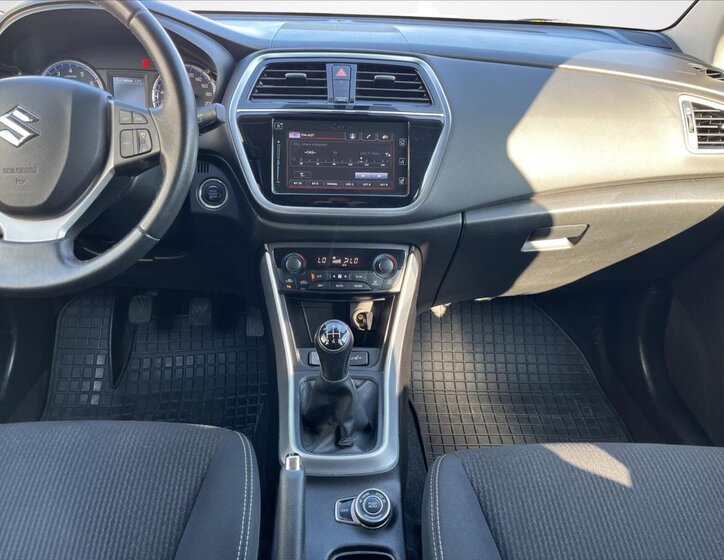 Suzuki SX4 S-Cross SUV / Terénní 998,0 82 kw