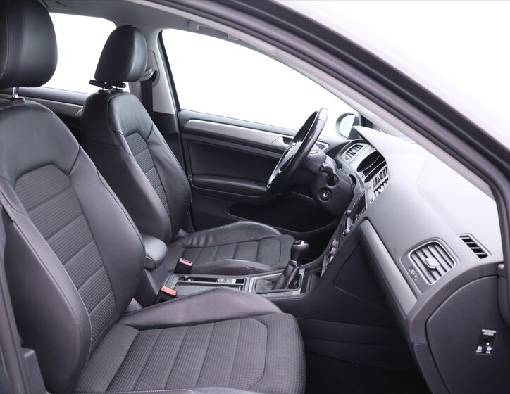 Volkswagen Golf Kombi 1,6 l 81 kw