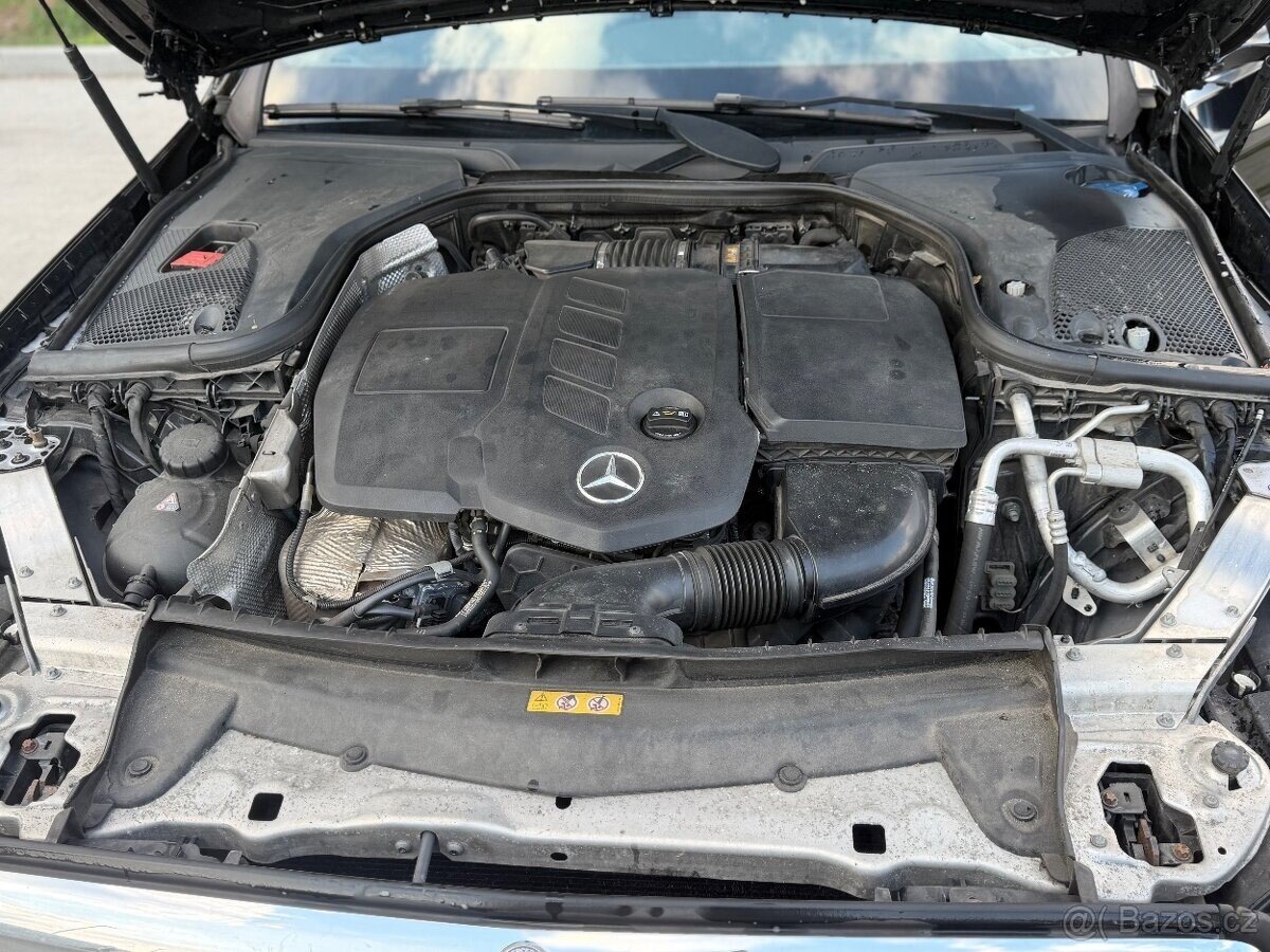 Mercedes-Benz Třídy E Sedan / Limuzína 0,0 110 kw