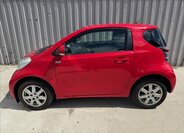 Toyota iQ Hatchback 998,0 50 kw