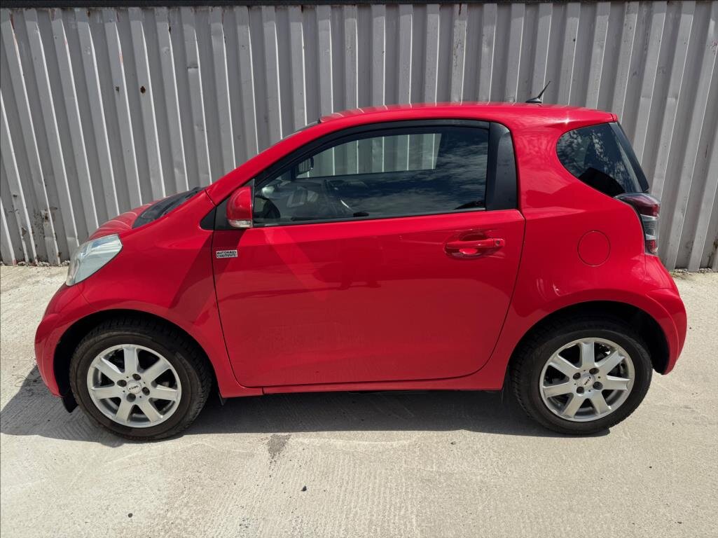 Toyota iQ Hatchback 998,0 50 kw