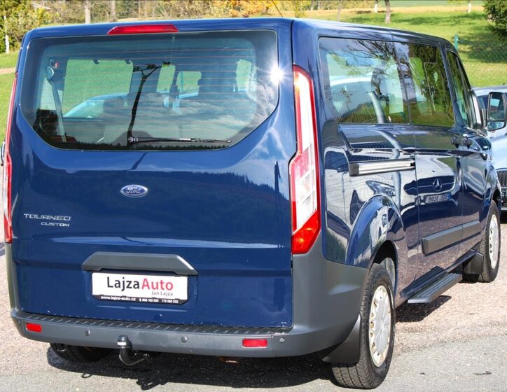 Ford Tourneo Custom 6