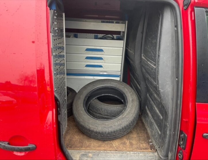 Volkswagen Caddy Skříň 1,6 l 75 kw