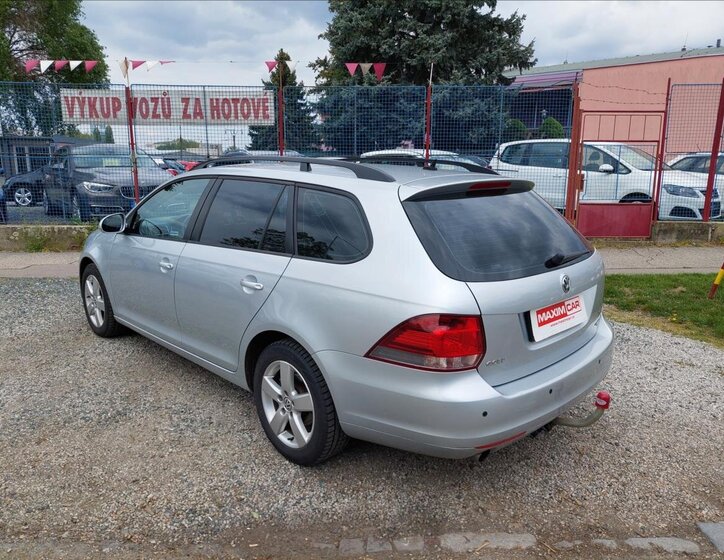 Volkswagen Golf Kombi 1,6 l 77 kw