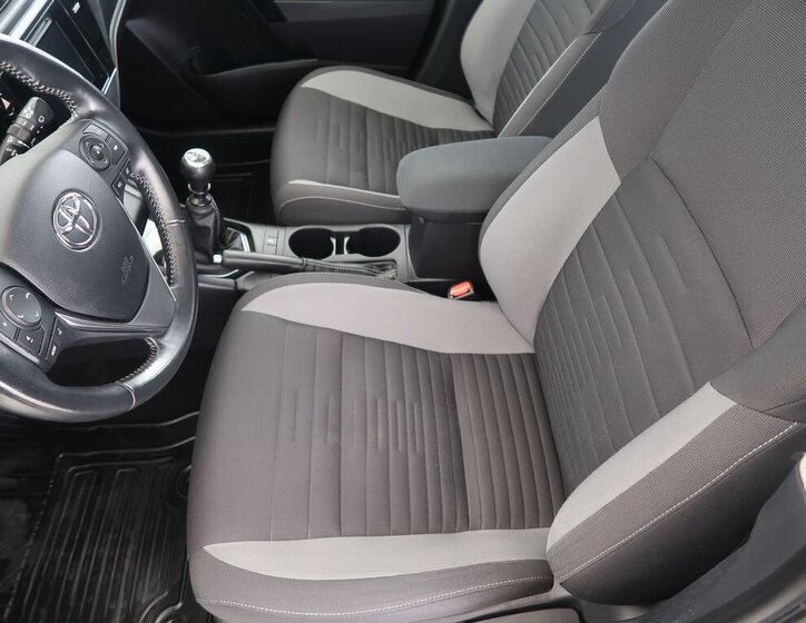 Toyota Auris Kombi 1,6 l 97 kw