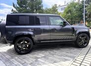 Land Rover Defender 8