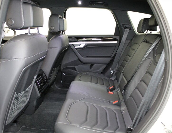 Volkswagen Touareg 7