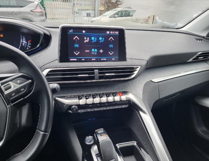 Peugeot 5008 SUV 1,5 l 96 kw