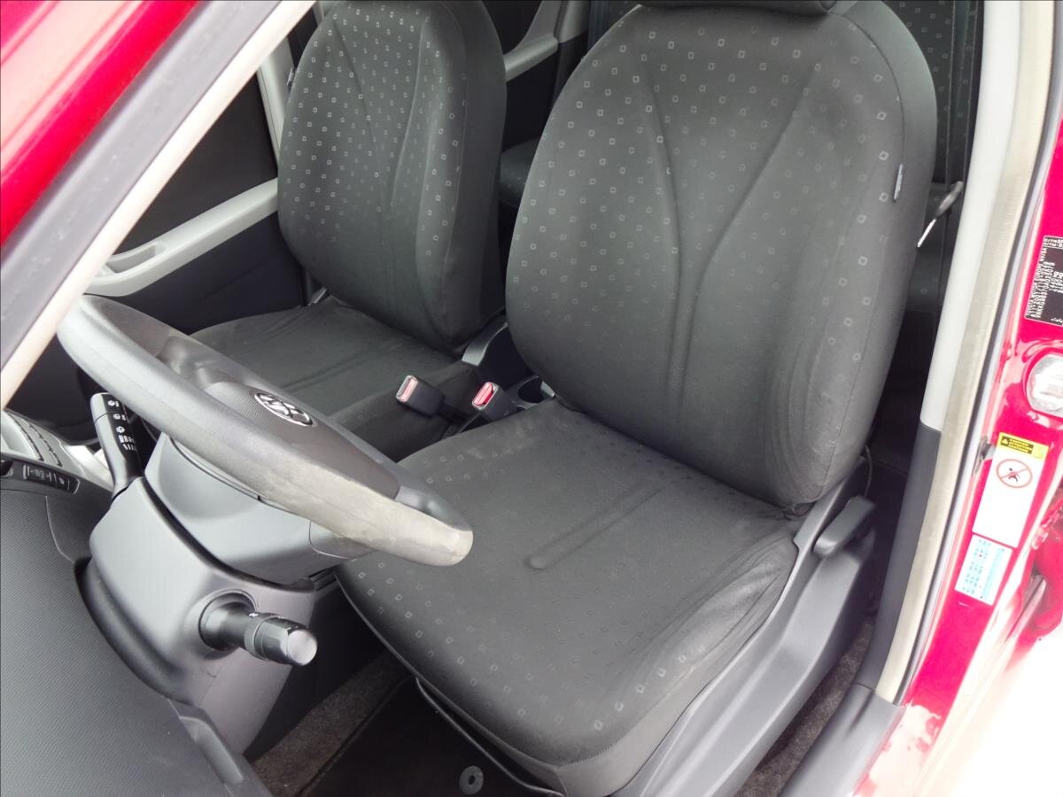 Toyota Yaris Hatchback 998,0 51 kw