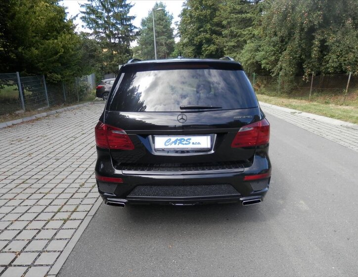 Mercedes-Benz GL SUV / Terénní 4,7 l 320 kw