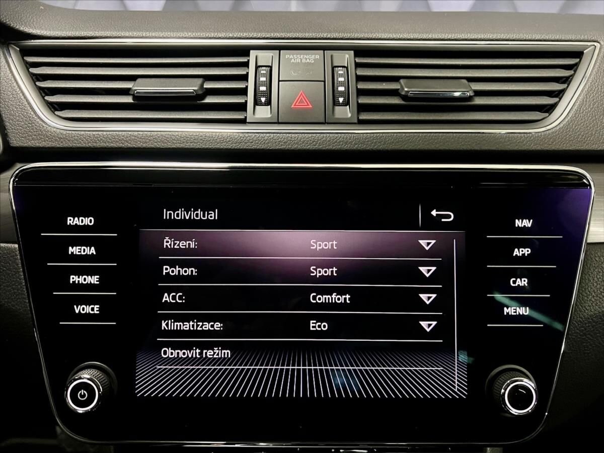 Škoda Superb Sedan / Limuzína 2,0 l 140 kw