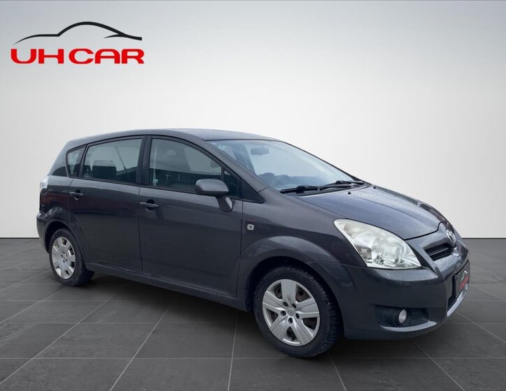 Toyota Corolla Verso 3