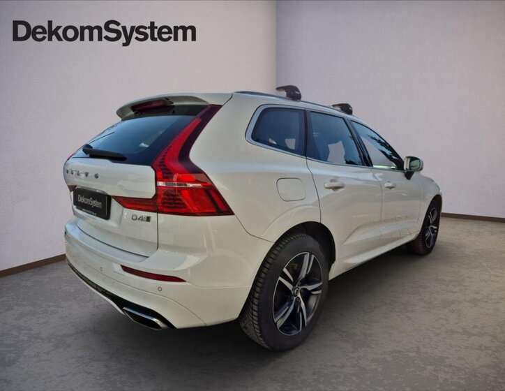 Volvo XC60 SUV / Terénní 2,0 l 140 kw