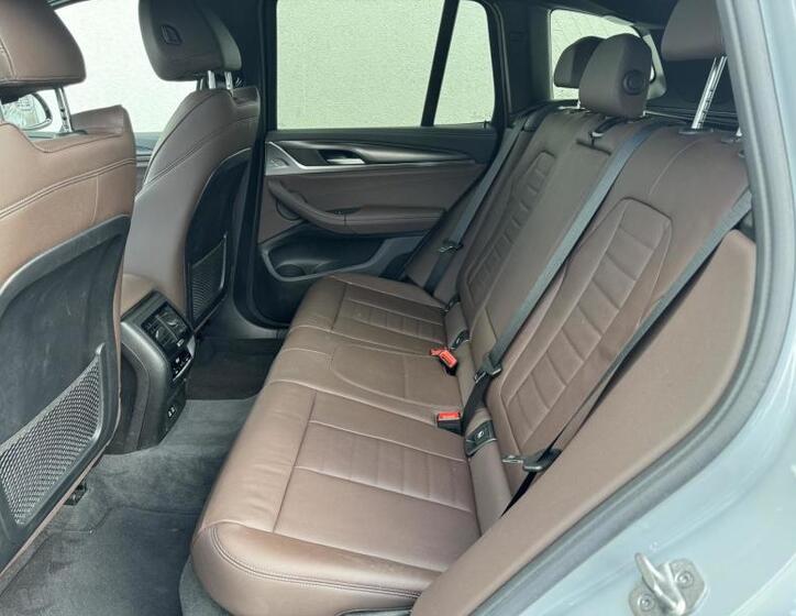 BMW X3 7