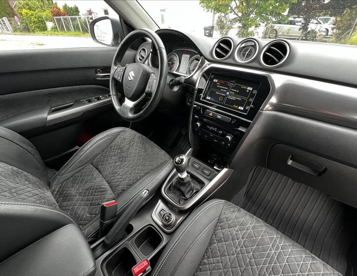 Suzuki Vitara 30