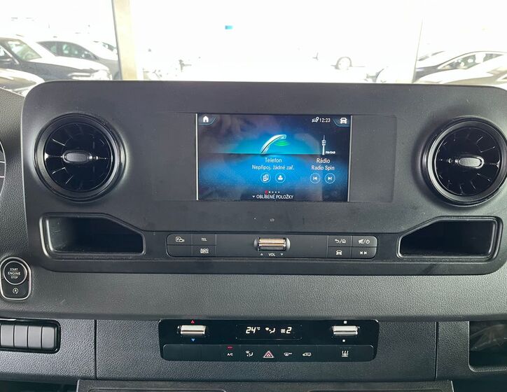 Mercedes-Benz Sprinter 14