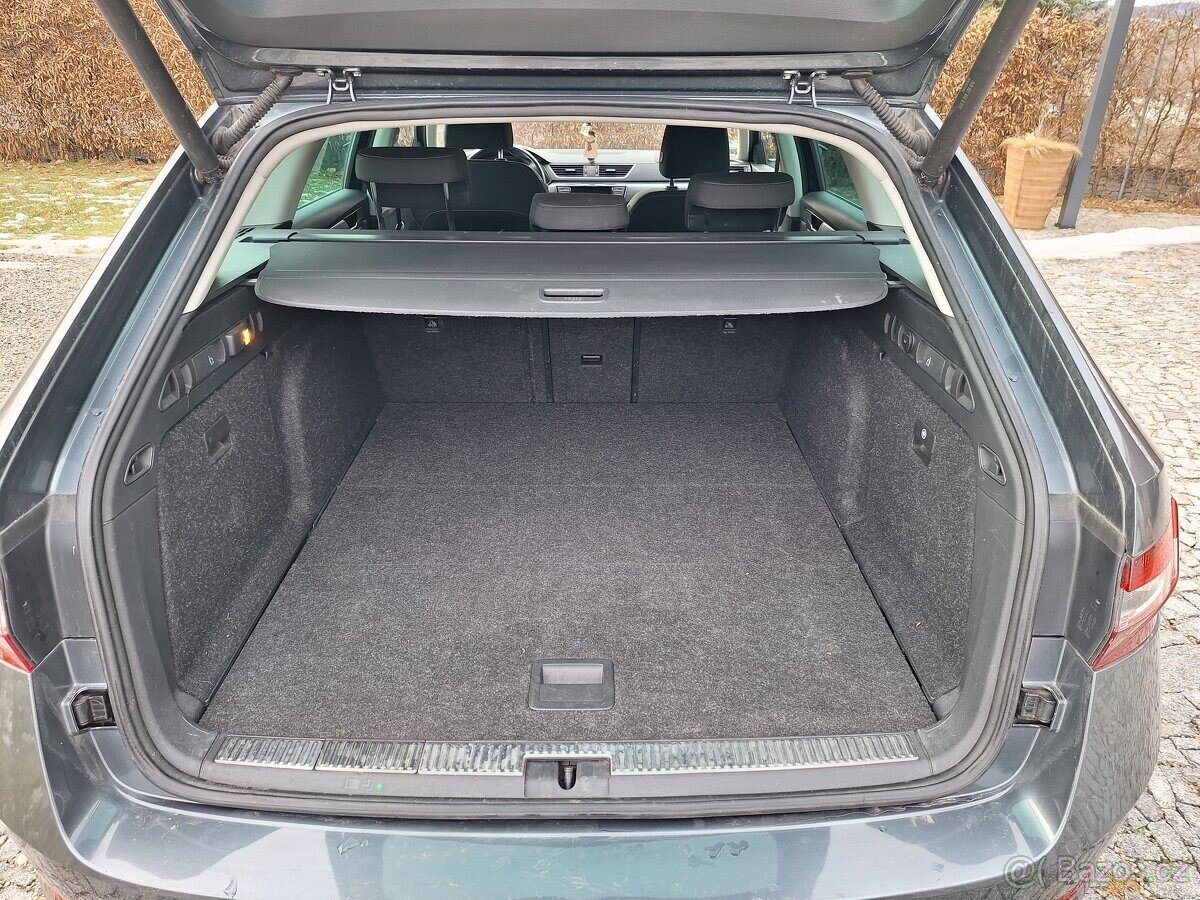 Škoda Superb Kombi 0,0 0