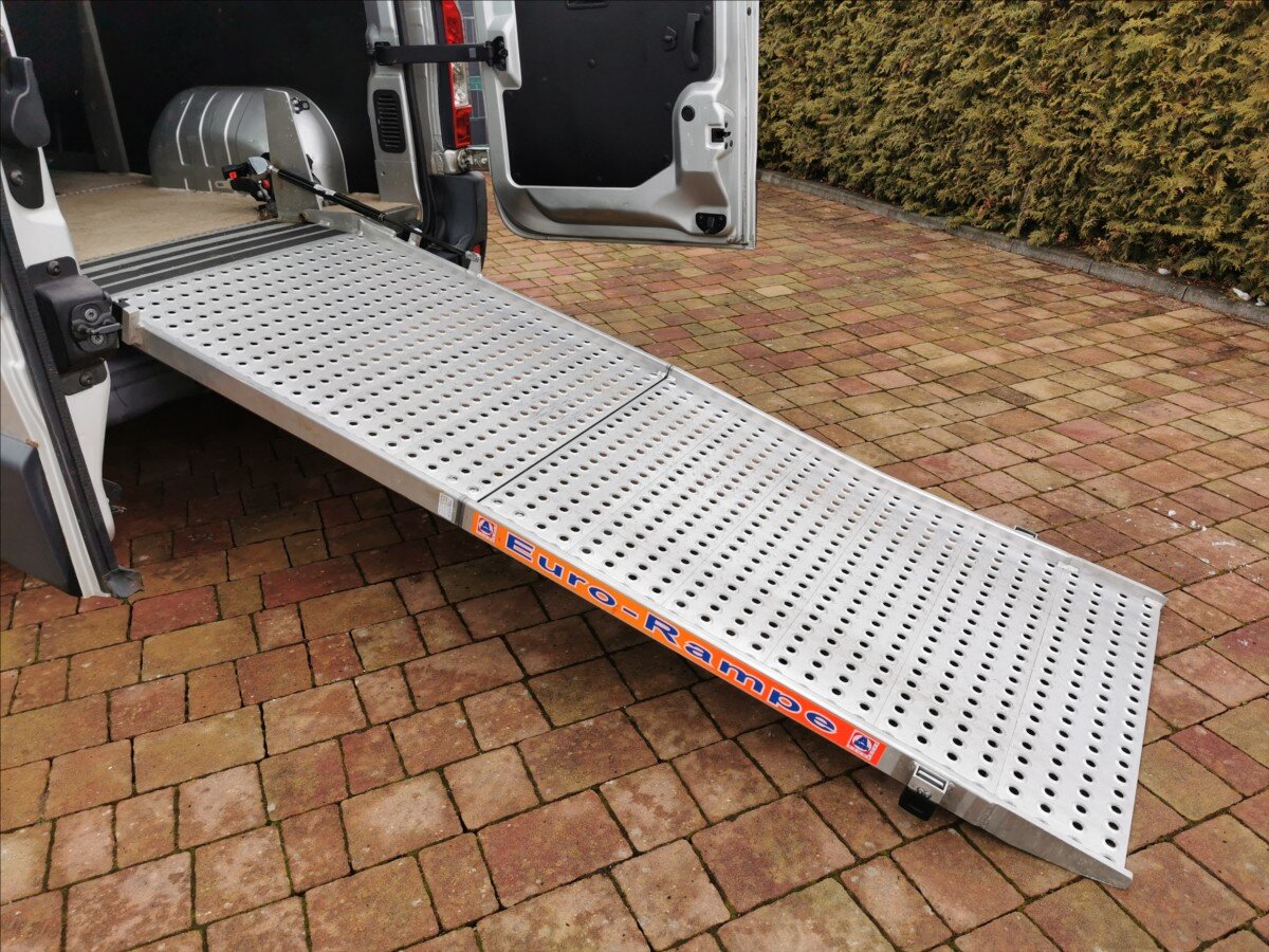 Renault Master Kombi 2,3 l 100 kw