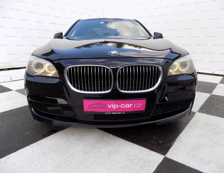 BMW Řada 7 Sedan / Limuzína 3,0 l 225 kw
