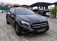 Mercedes-Benz GLA 8