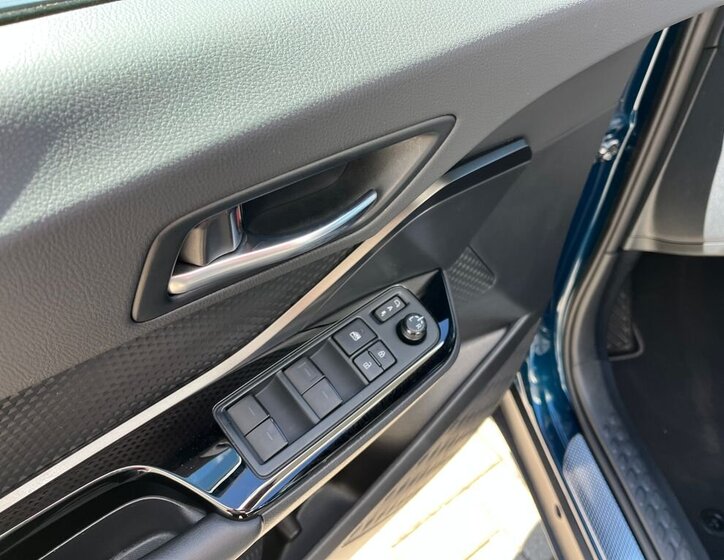 Toyota C-HR SUV / Terénní 2,0 l 112 kw